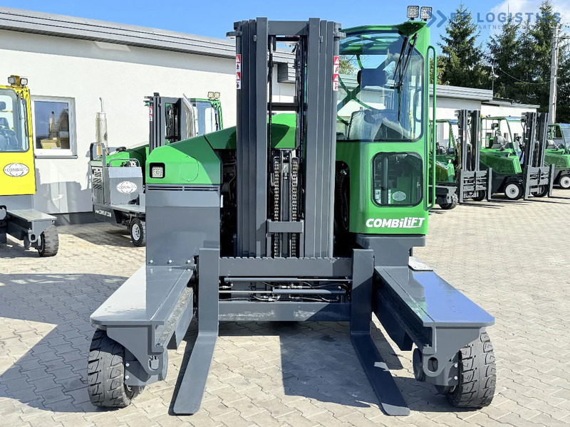 Combilift FOUR-WAY / MULTI-DIRECTIONAL FORKLIFT C4500 / DIESEL / TRIPLEX 4900MM / ONLY 4160 WORKING HOURS / FORK POSITIONER / FULL CABIN W - Loader empat arah: gambar 4 Combilift FOUR-WAY / MULTI-DIRECTIONAL FORKLIFT C4500 / DIESEL / TRIPLEX 4900MM / ONLY 4160 WORKING HOURS / FORK POSITIONER / FULL CABIN W - Loader empat arah: gambar 4