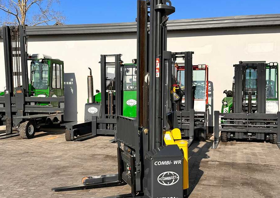 Combilift WR-4 / DUPLEX / 4.5M / 2017 / ONLY 30 HOURS / LIKE NEW / 1500KG - Penumpuk: gambar 2 Combilift WR-4 / DUPLEX / 4.5M / 2017 / ONLY 30 HOURS / LIKE NEW / 1500KG - Penumpuk: gambar 2