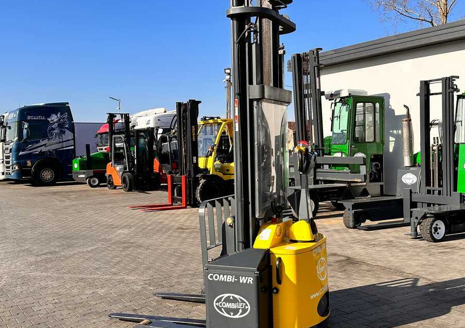 Combilift WR-4 / DUPLEX / 4.5M / 2017 / ONLY 30 HOURS / LIKE NEW / 1500KG - Penumpuk: gambar 4 Combilift WR-4 / DUPLEX / 4.5M / 2017 / ONLY 30 HOURS / LIKE NEW / 1500KG - Penumpuk: gambar 4