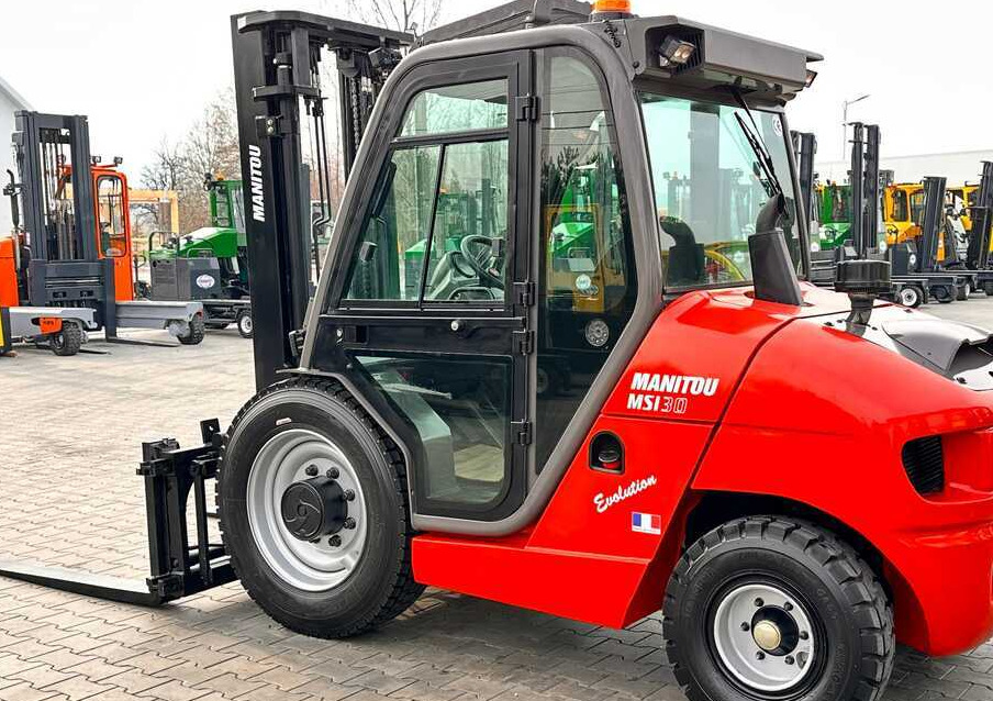 Manitou MSI30 / DIESEL / DUPLEX / 3400MM / CABIN / FORK POSITIONER / SIDE SHIFT / LIKE NEW - Forklift medan kasar: gambar 4 Manitou MSI30 / DIESEL / DUPLEX / 3400MM / CABIN / FORK POSITIONER / SIDE SHIFT / LIKE NEW - Forklift medan kasar: gambar 4
