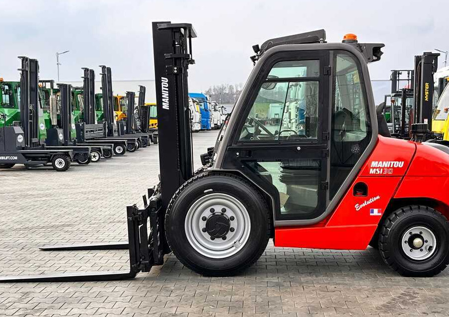 Manitou MSI30 / DIESEL / DUPLEX / 3400MM / CABIN / FORK POSITIONER / SIDE SHIFT / LIKE NEW - Forklift medan kasar: gambar 3 Manitou MSI30 / DIESEL / DUPLEX / 3400MM / CABIN / FORK POSITIONER / SIDE SHIFT / LIKE NEW - Forklift medan kasar: gambar 3