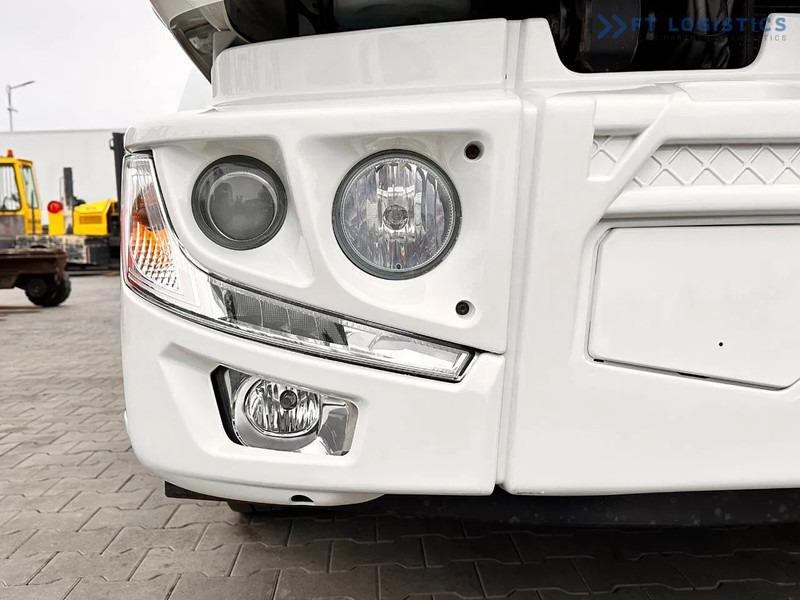 Renault Midlum 250 Renault D 250 / AUTOMATIC / 4X2 / 18 PALLETS / TAIL LIFT / SIDE BOARDS / curtainsider truck - Truk dengan terpal samping: gambar 4 Renault Midlum 250 Renault D 250 / AUTOMATIC / 4X2 / 18 PALLETS / TAIL LIFT / SIDE BOARDS / curtainsider truck - Truk dengan terpal samping: gambar 4