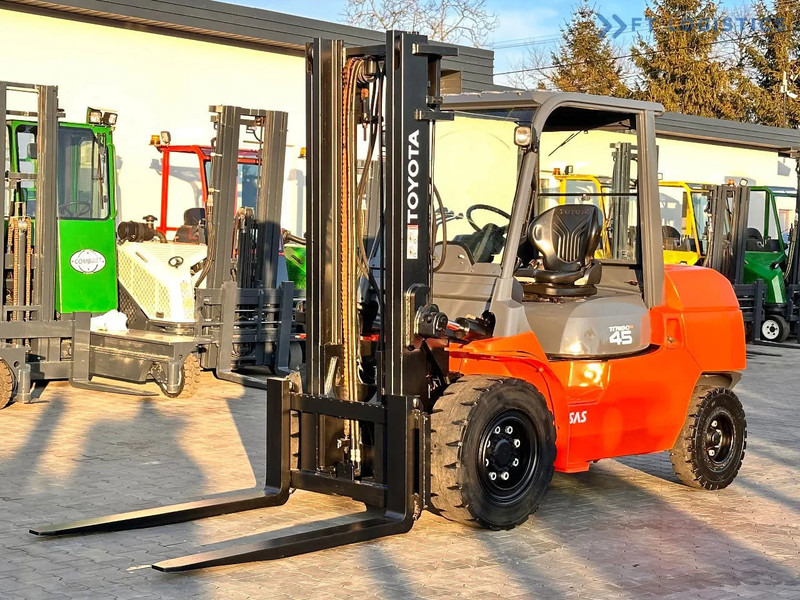 Toyota 42-4FD40 / DIESEL / 4500KG / DUPLEX / FORKS 1400MM / WELL-MAINTAINED 42-4FD40 / DIESEL / 4500KG / DUPLEX / FORKS 1400MM / WELL-M - Forklift diesel: gambar 1 Toyota 42-4FD40 / DIESEL / 4500KG / DUPLEX / FORKS 1400MM / WELL-MAINTAINED 42-4FD40 / DIESEL / 4500KG / DUPLEX / FORKS 1400MM / WELL-M - Forklift diesel: gambar 1