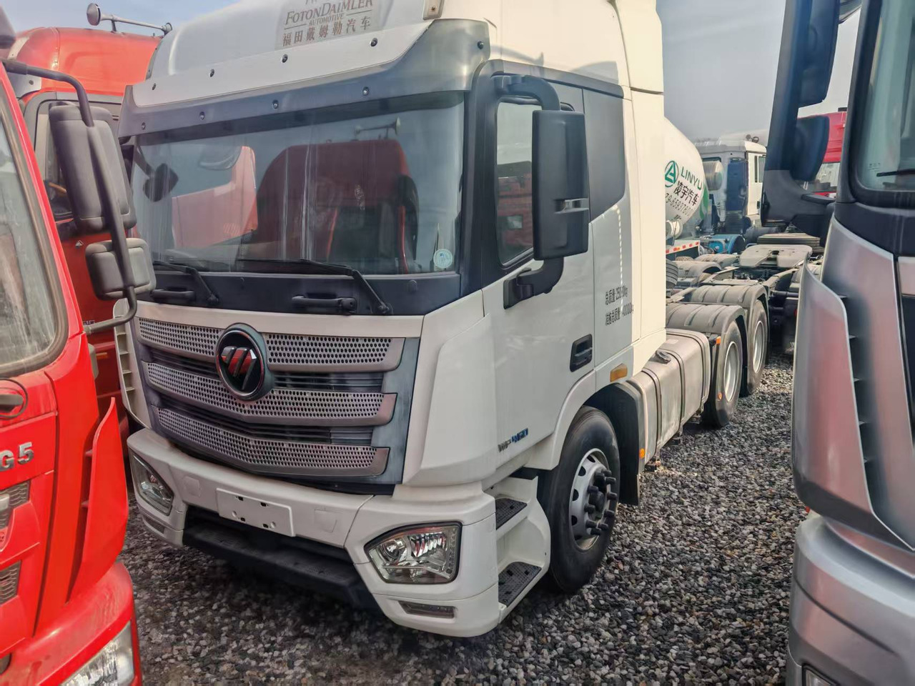 Auman 6×4 - Semi-trailer jungkit: gambar 1 Auman 6×4 - Semi-trailer jungkit: gambar 1