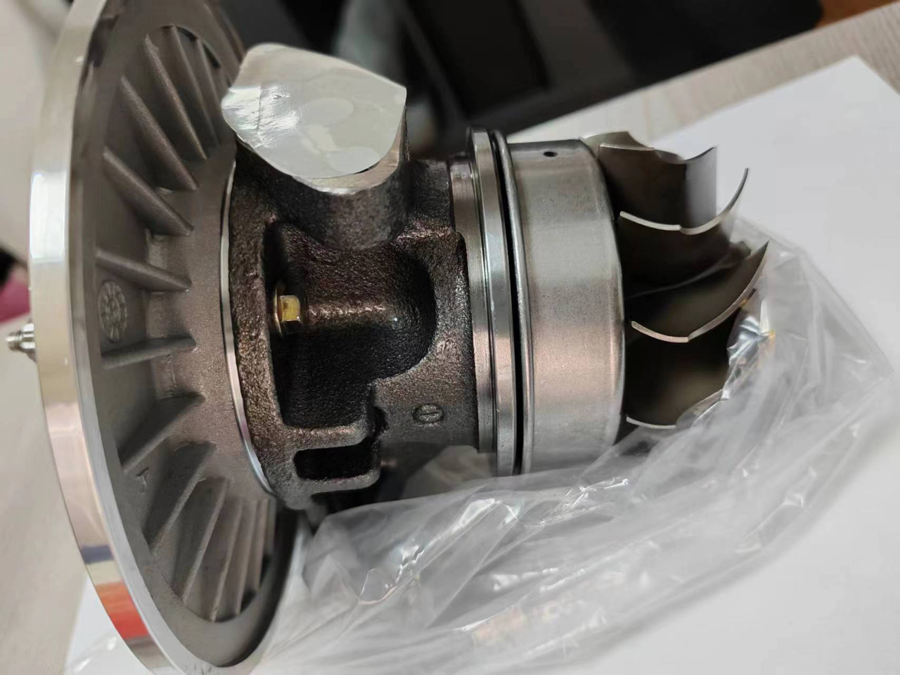 CENTER HOUSING turbo core GA447450-5022 HOUSING ASS'Y - Turbo untuk Ekskavator: gambar 1 CENTER HOUSING turbo core GA447450-5022 HOUSING ASS'Y - Turbo untuk Ekskavator: gambar 1