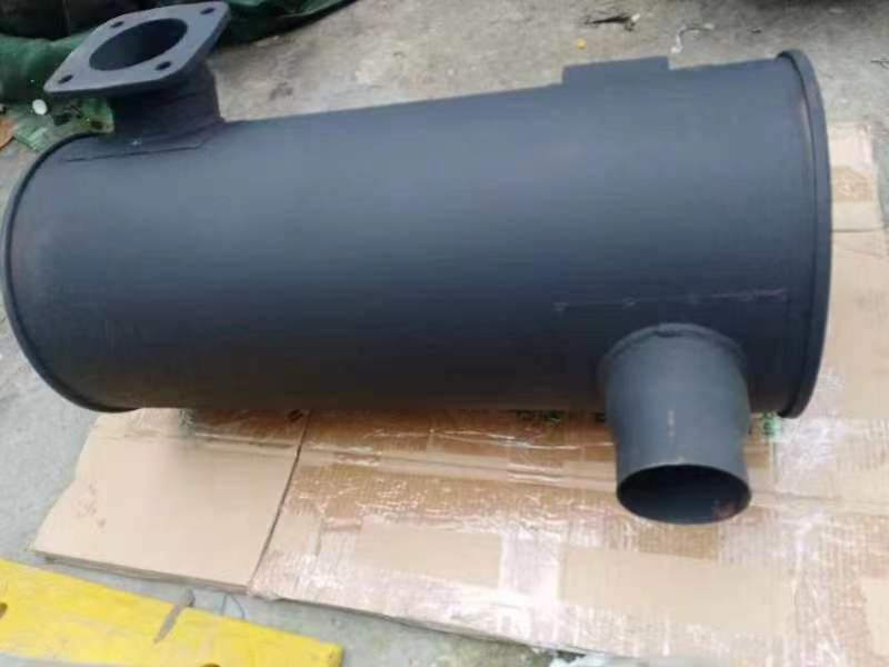 Factory price MUFFLER 6151-11-8530 6151118530 for KOMATSU S6D125 WA470 - Knalpot untuk Ekskavator: gambar 1 Factory price MUFFLER 6151-11-8530 6151118530 for KOMATSU S6D125 WA470 - Knalpot untuk Ekskavator: gambar 1