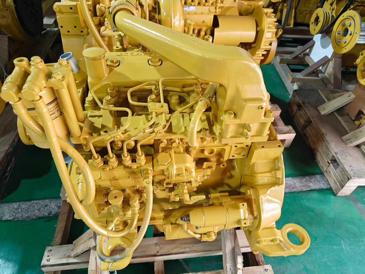 KOMATSU 4D95 - Mesin untuk Ekskavator: gambar 1 KOMATSU 4D95 - Mesin untuk Ekskavator: gambar 1