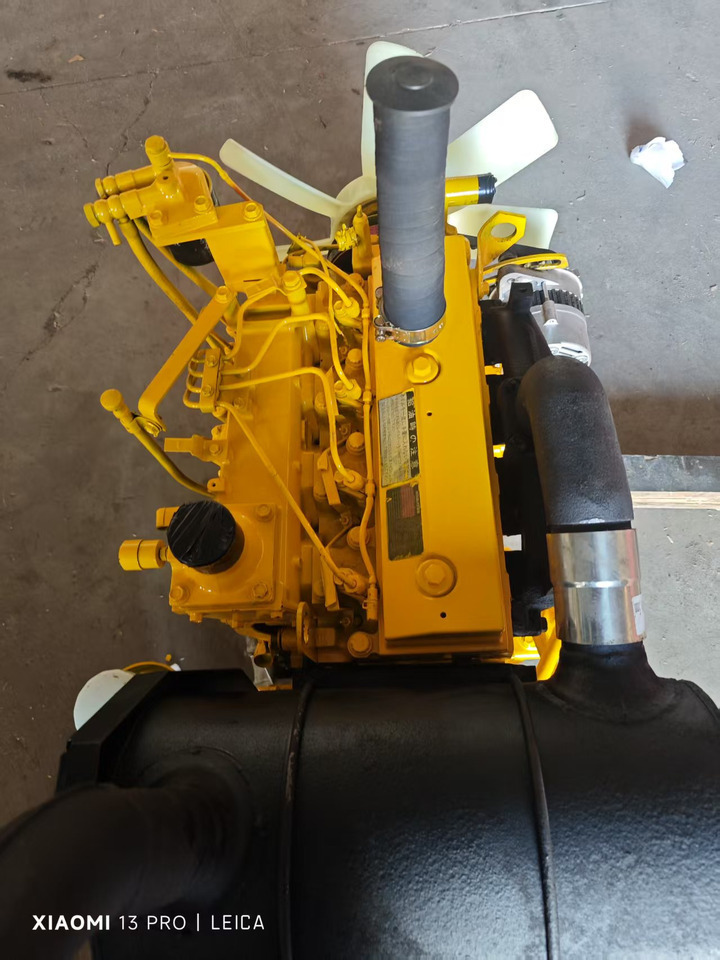 KOMATSU 4D95LE - Mesin untuk Ekskavator: gambar 1 KOMATSU 4D95LE - Mesin untuk Ekskavator: gambar 1