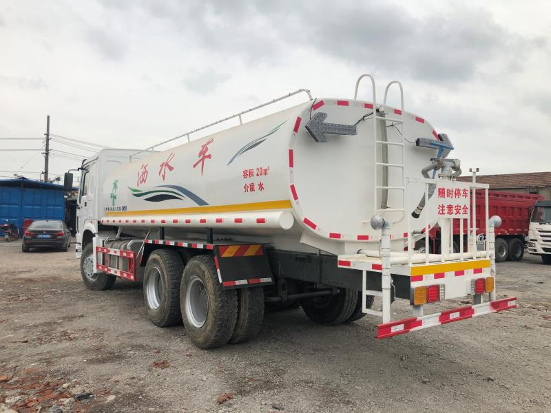 SINOTRUK 20 cubic meters tank - Truk tangki: gambar 4 SINOTRUK 20 cubic meters tank - Truk tangki: gambar 4