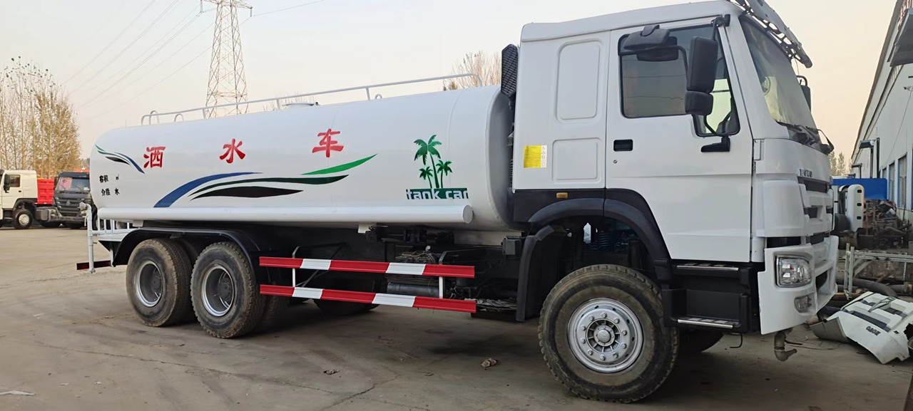 SINOTRUK 20 cubic meters tank - Truk tangki: gambar 2 SINOTRUK 20 cubic meters tank - Truk tangki: gambar 2