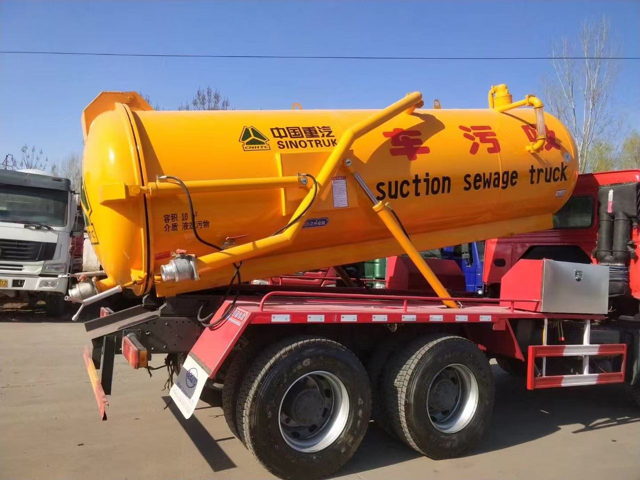 SINOTRUK SINOTRUK 336 suction sewage truck - Pengangkut kontainer/ Container truck: gambar 5 SINOTRUK SINOTRUK 336 suction sewage truck - Pengangkut kontainer/ Container truck: gambar 5