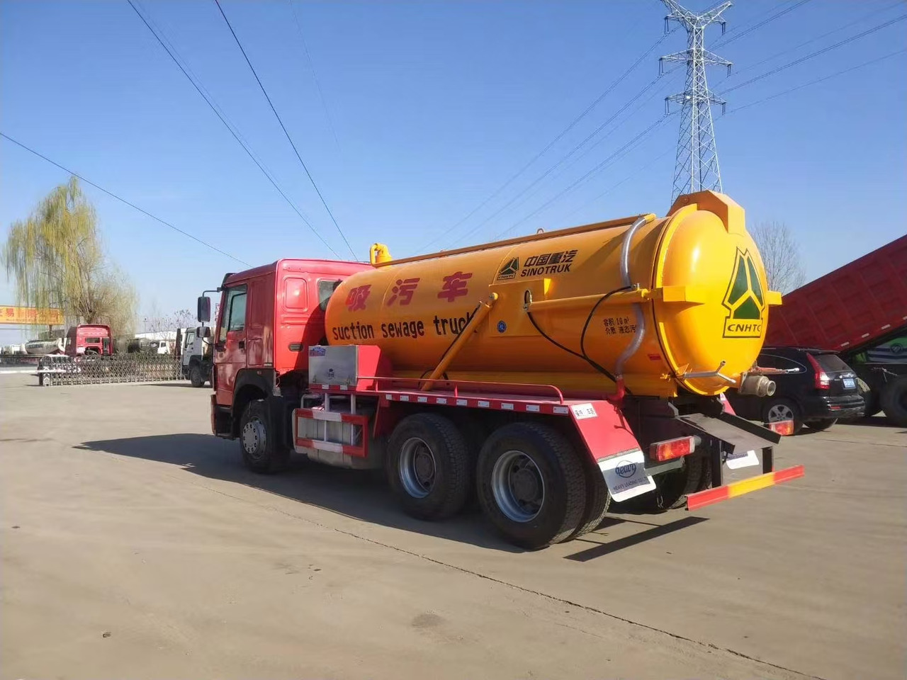 SINOTRUK SINOTRUK 336 suction sewage truck - Pengangkut kontainer/ Container truck: gambar 4 SINOTRUK SINOTRUK 336 suction sewage truck - Pengangkut kontainer/ Container truck: gambar 4