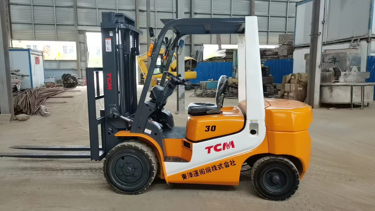 TCM 3 tons 2 stages - Forklift diesel: gambar 1 TCM 3 tons 2 stages - Forklift diesel: gambar 1