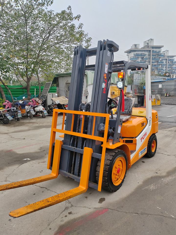 TCM 3 tons 3 stages - Forklift diesel: gambar 1 TCM 3 tons 3 stages - Forklift diesel: gambar 1