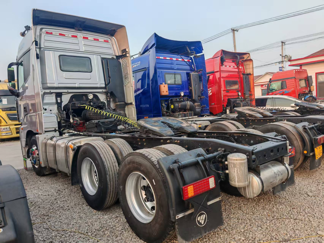 AUMAN 560HP - Tractor head: gambar 1 AUMAN 560HP - Tractor head: gambar 1