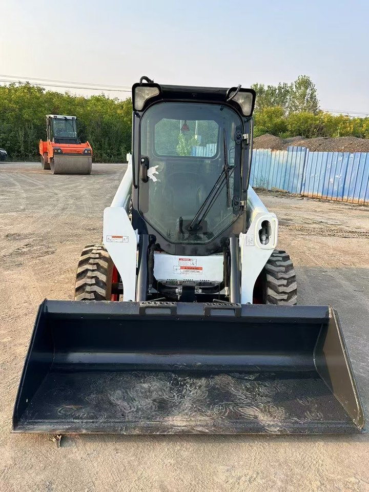 BOBCAT High Performance Low Hours Excellent Condition Reliable Second Hand Bobcat S550 Skid Steer Loader in Stock for Sale - Skid steer: gambar 1 BOBCAT High Performance Low Hours Excellent Condition Reliable Second Hand Bobcat S550 Skid Steer Loader in Stock for Sale - Skid steer: gambar 1