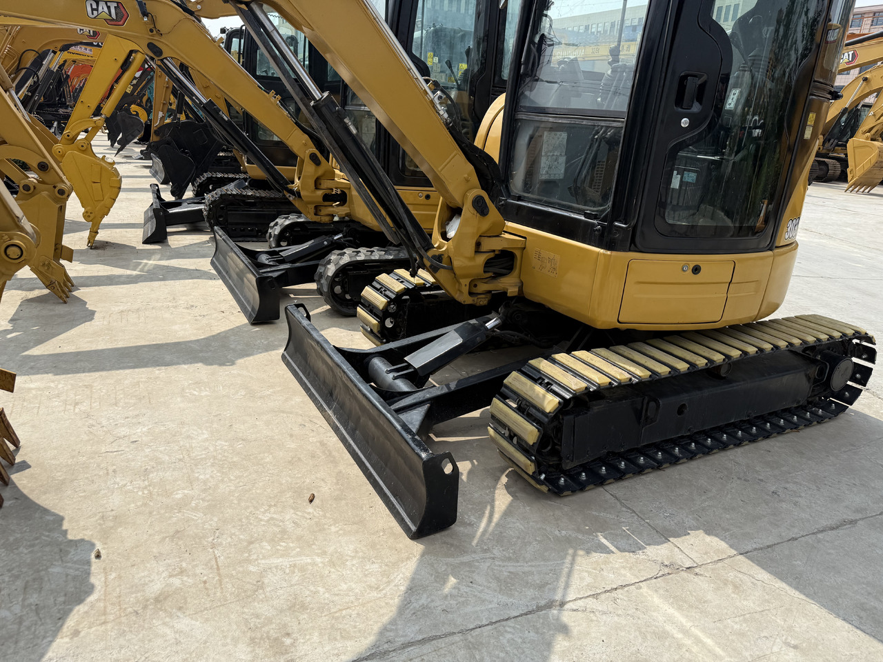 CATERPILLAR 303.5E - Ekskavator mini: gambar 5 CATERPILLAR 303.5E - Ekskavator mini: gambar 5