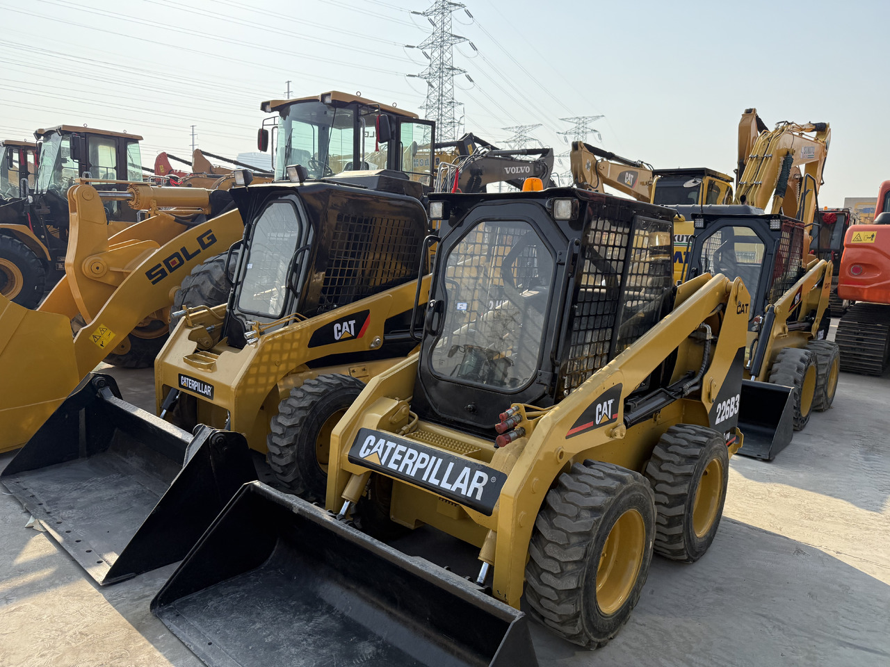 CATERPILLAR Used Mini Small CAT226B Skid Steer Loader in Stock with Best Review for Sale - Skid steer: gambar 2 CATERPILLAR Used Mini Small CAT226B Skid Steer Loader in Stock with Best Review for Sale - Skid steer: gambar 2