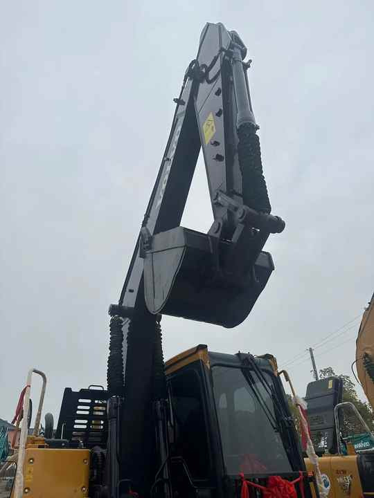 China Brand Used VOLVO EC140 Mini Excavator 6ton Crawler Earth Digger Machine for Sale - Ekskavator perayap: gambar 5 China Brand Used VOLVO EC140 Mini Excavator 6ton Crawler Earth Digger Machine for Sale - Ekskavator perayap: gambar 5