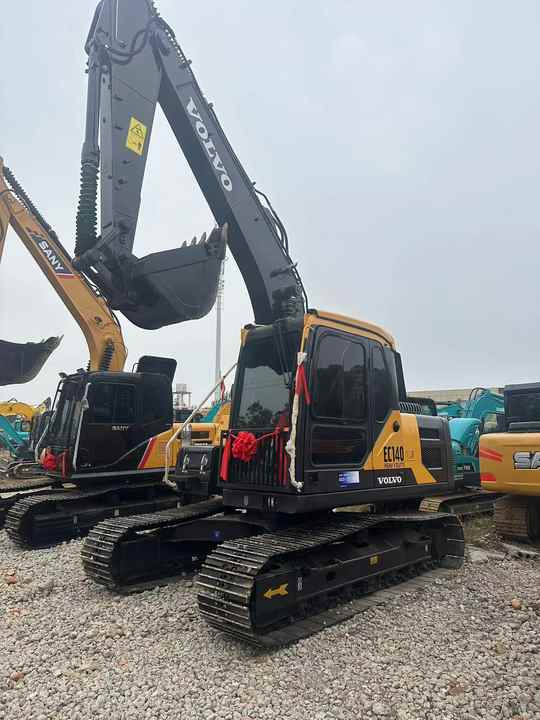 China Brand Used VOLVO EC140 Mini Excavator 6ton Crawler Earth Digger Machine for Sale - Ekskavator perayap: gambar 3 China Brand Used VOLVO EC140 Mini Excavator 6ton Crawler Earth Digger Machine for Sale - Ekskavator perayap: gambar 3