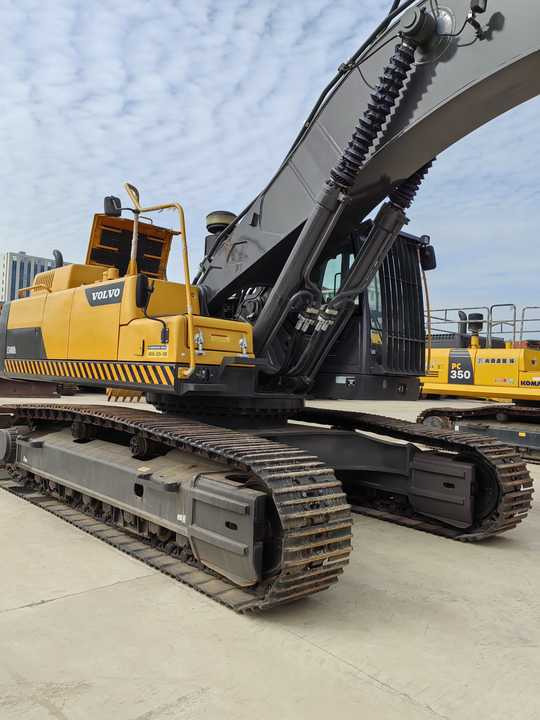 Good Condition VOLVO EC480DL Excavator Low Price Large Hydraulic Crawler Excavator volvo 480dl for Sale - Ekskavator perayap: gambar 5 Good Condition VOLVO EC480DL Excavator Low Price Large Hydraulic Crawler Excavator volvo 480dl for Sale - Ekskavator perayap: gambar 5