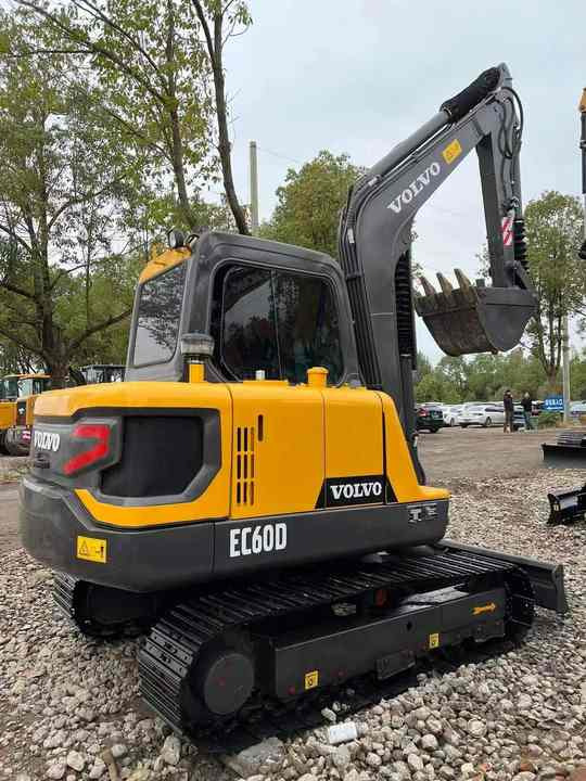 High Quality Used Volvo EC60D Excavator for Sale 6 Ton Compact Machine, Excellent Condition, Ready for Work! - Ekskavator perayap: gambar 2 High Quality Used Volvo EC60D Excavator for Sale 6 Ton Compact Machine, Excellent Condition, Ready for Work! - Ekskavator perayap: gambar 2
