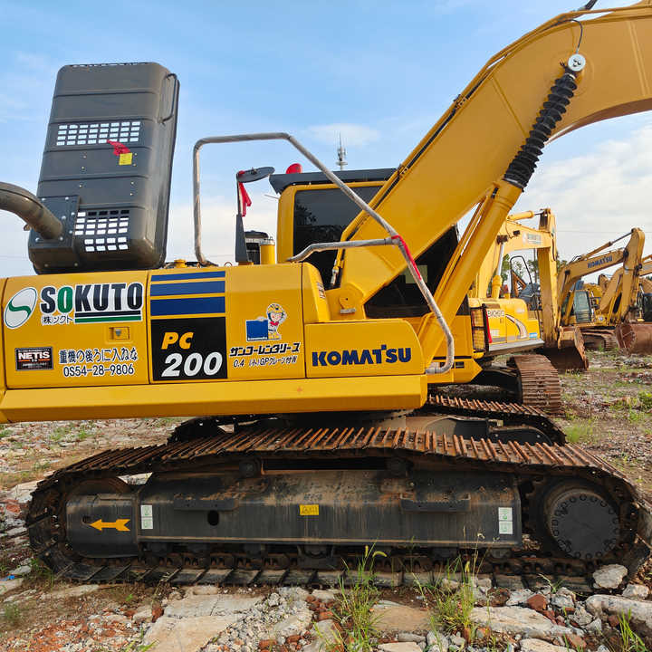 Komatsu PC 200 - Ekskavator perayap: gambar 1 Komatsu PC 200 - Ekskavator perayap: gambar 1