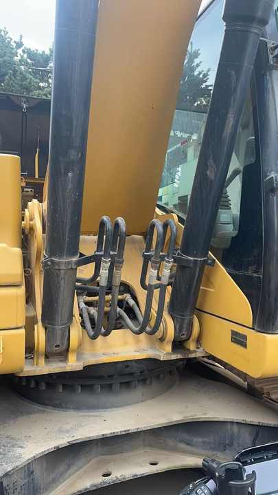 Original Japan Cheap Crawler Cat Excavator Cat 320d Used Excavator Caterpillar Machinery Digger Used CAT 320D Excavators - Ekskavator perayap: gambar 5 Original Japan Cheap Crawler Cat Excavator Cat 320d Used Excavator Caterpillar Machinery Digger Used CAT 320D Excavators - Ekskavator perayap: gambar 5