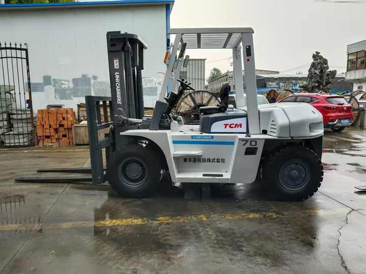 TCM 70 Diesel Forklift 7 Ton | Heavy-Duty Industrial Forklift | Warehouse/Construction Equipment - Forklift: gambar 4 TCM 70 Diesel Forklift 7 Ton | Heavy-Duty Industrial Forklift | Warehouse/Construction Equipment - Forklift: gambar 4