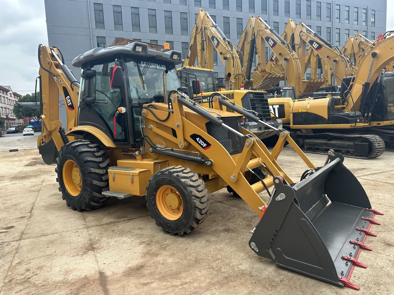 Used Backhoe High Quality CAT 420F - Backhoe loader: gambar 5 Used Backhoe High Quality CAT 420F - Backhoe loader: gambar 5