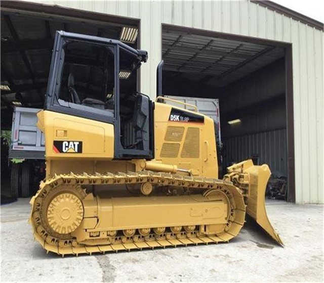 Used Cat D5k D5g D5 D5m D5h Crawler Bulldozer , CAT Bulldozer with Ripper , Original Cat Bulldozers - Bulldozer: gambar 1 Used Cat D5k D5g D5 D5m D5h Crawler Bulldozer , CAT Bulldozer with Ripper , Original Cat Bulldozers - Bulldozer: gambar 1