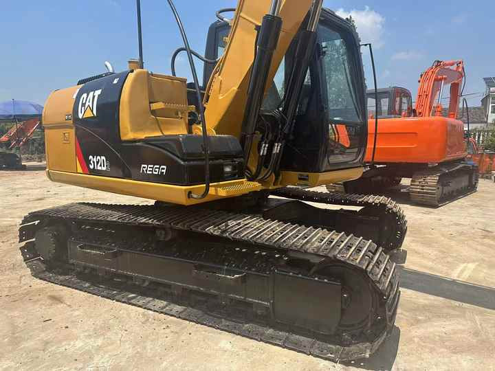 Used Caterpillar Cat312D2 Excavator Original Japan Heavy Machinery Caterpillar 312D2 Excavator for Sale - Ekskavator perayap: gambar 3 Used Caterpillar Cat312D2 Excavator Original Japan Heavy Machinery Caterpillar 312D2 Excavator for Sale - Ekskavator perayap: gambar 3