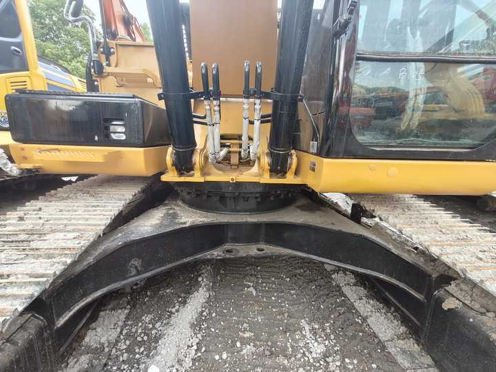 Used Digger CAT 329D2 Construction Machinery Construction Digger Used CAT 329D2 Cheap Excavator - Ekskavator perayap: gambar 4 Used Digger CAT 329D2 Construction Machinery Construction Digger Used CAT 329D2 Cheap Excavator - Ekskavator perayap: gambar 4
