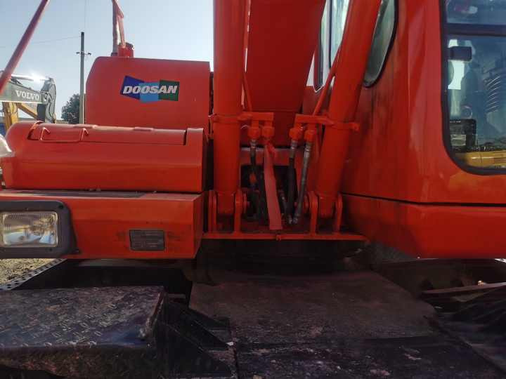 Used Digger Doosan Dh150w-7 Construction Machinery Construction Digger Used Doosan Dh150w-7 Cheap Excavator - Ekskavator perayap: gambar 4 Used Digger Doosan Dh150w-7 Construction Machinery Construction Digger Used Doosan Dh150w-7 Cheap Excavator - Ekskavator perayap: gambar 4