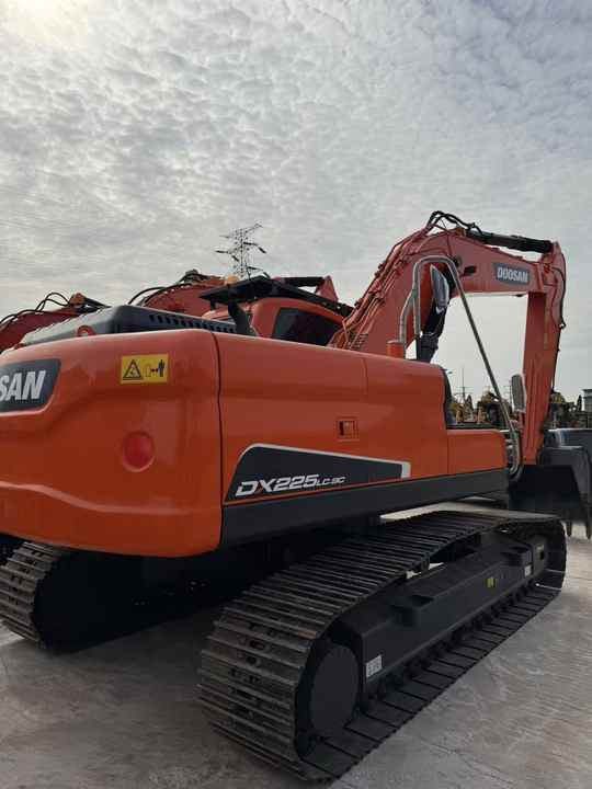 Used Doosan DX225LC-9C Hydraulic Excavator 25 Ton Doosan Dx225 Crawler Excavator with Excellent Performance Low Price for Sale - Ekskavator: gambar 3 Used Doosan DX225LC-9C Hydraulic Excavator 25 Ton Doosan Dx225 Crawler Excavator with Excellent Performance Low Price for Sale - Ekskavator: gambar 3