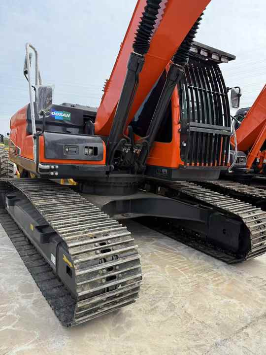 Used Doosan DX225LC-9C Hydraulic Excavator 25 Ton Doosan Dx225 Crawler Excavator with Excellent Performance Low Price for Sale - Ekskavator: gambar 5 Used Doosan DX225LC-9C Hydraulic Excavator 25 Ton Doosan Dx225 Crawler Excavator with Excellent Performance Low Price for Sale - Ekskavator: gambar 5