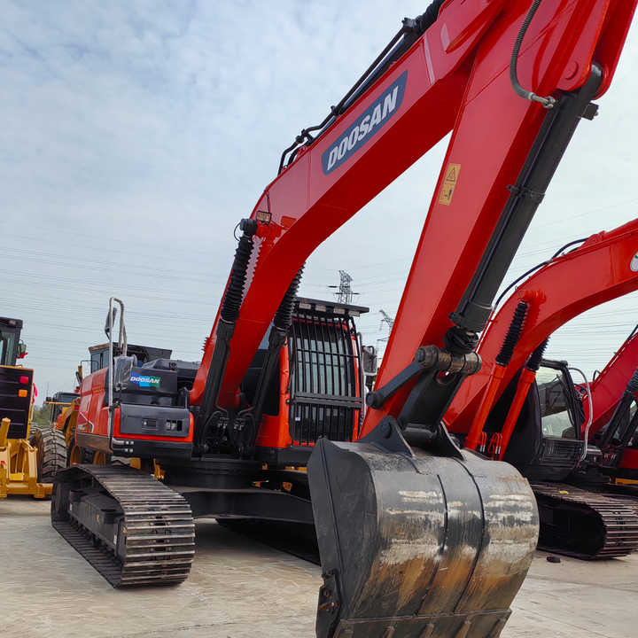 Used Doosan DX225LC-9C Hydraulic Excavator 25 Ton Doosan Dx225 Crawler Excavator with Excellent Performance Low Price for Sale - Ekskavator: gambar 1 Used Doosan DX225LC-9C Hydraulic Excavator 25 Ton Doosan Dx225 Crawler Excavator with Excellent Performance Low Price for Sale - Ekskavator: gambar 1