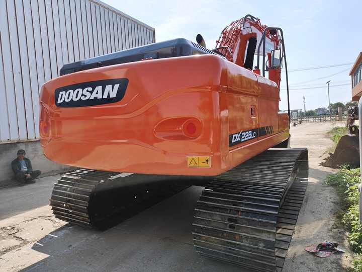 Used Doosan DX225LC Excavator | Low Hours | Heavy Duty | G lobal Shipping - Ekskavator perayap: gambar 4 Used Doosan DX225LC Excavator | Low Hours | Heavy Duty | G lobal Shipping - Ekskavator perayap: gambar 4