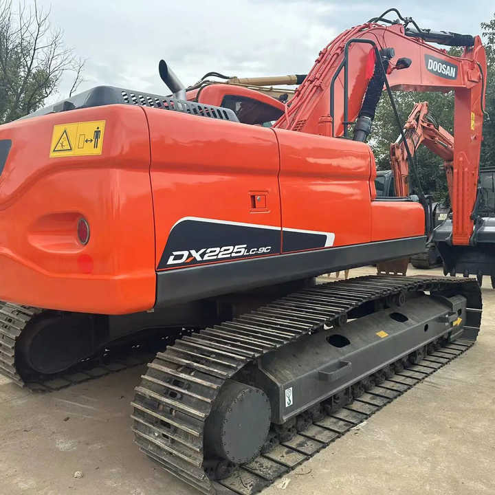 Used Excavator Doosan DX225LC-9 Excavators Mini Equipment Earth Moving Machinery Doosan Digger Excavator for Sale - Ekskavator perayap: gambar 1 Used Excavator Doosan DX225LC-9 Excavators Mini Equipment Earth Moving Machinery Doosan Digger Excavator for Sale - Ekskavator perayap: gambar 1