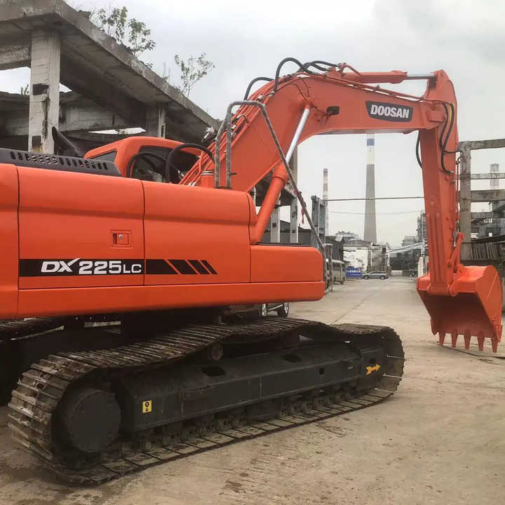 Used Excavator Doosan DX225LC Excavators Mini Equipment Earth Moving Machinery Doosan Digger Excavator for Sale - Ekskavator perayap: gambar 1 Used Excavator Doosan DX225LC Excavators Mini Equipment Earth Moving Machinery Doosan Digger Excavator for Sale - Ekskavator perayap: gambar 1