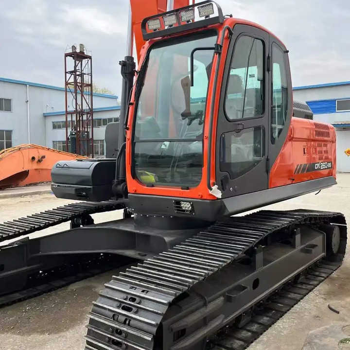 Used Excavator Doosan DX260LC-9 Excavators Mini Equipment Earth Moving Machinery Doosan Digger Excavator for Sale - Ekskavator mini: gambar 5 Used Excavator Doosan DX260LC-9 Excavators Mini Equipment Earth Moving Machinery Doosan Digger Excavator for Sale - Ekskavator mini: gambar 5