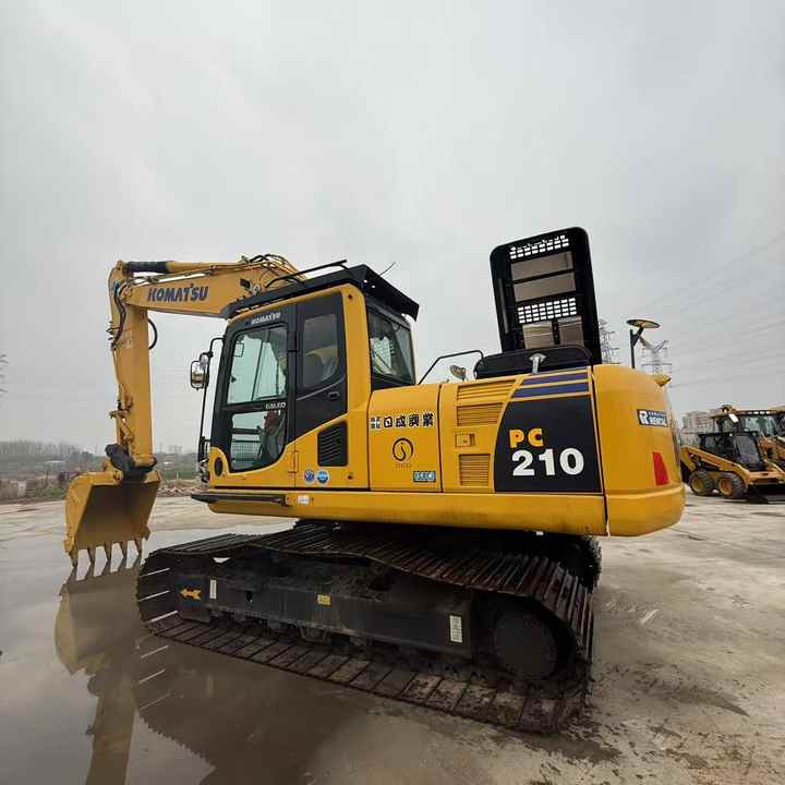 Used Good Quality Japan Original PC210-8 in Good Condition PC210-8 Komatsu - Ekskavator perayap: gambar 2 Used Good Quality Japan Original PC210-8 in Good Condition PC210-8 Komatsu - Ekskavator perayap: gambar 2