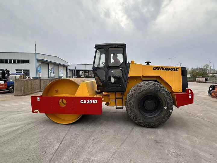 Used Hotsale Second hand high quality DYUAPAC 301D - Roller jalan: gambar 2 Used Hotsale Second hand high quality DYUAPAC 301D - Roller jalan: gambar 2