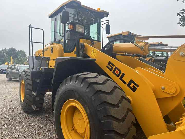 Used Road Construction Equipment SDLG LG956L Wheel Loader Second Hand SDLG 936 LG 953 LG958F 956L for Sale - Wheel loader: gambar 2 Used Road Construction Equipment SDLG LG956L Wheel Loader Second Hand SDLG 936 LG 953 LG958F 956L for Sale - Wheel loader: gambar 2