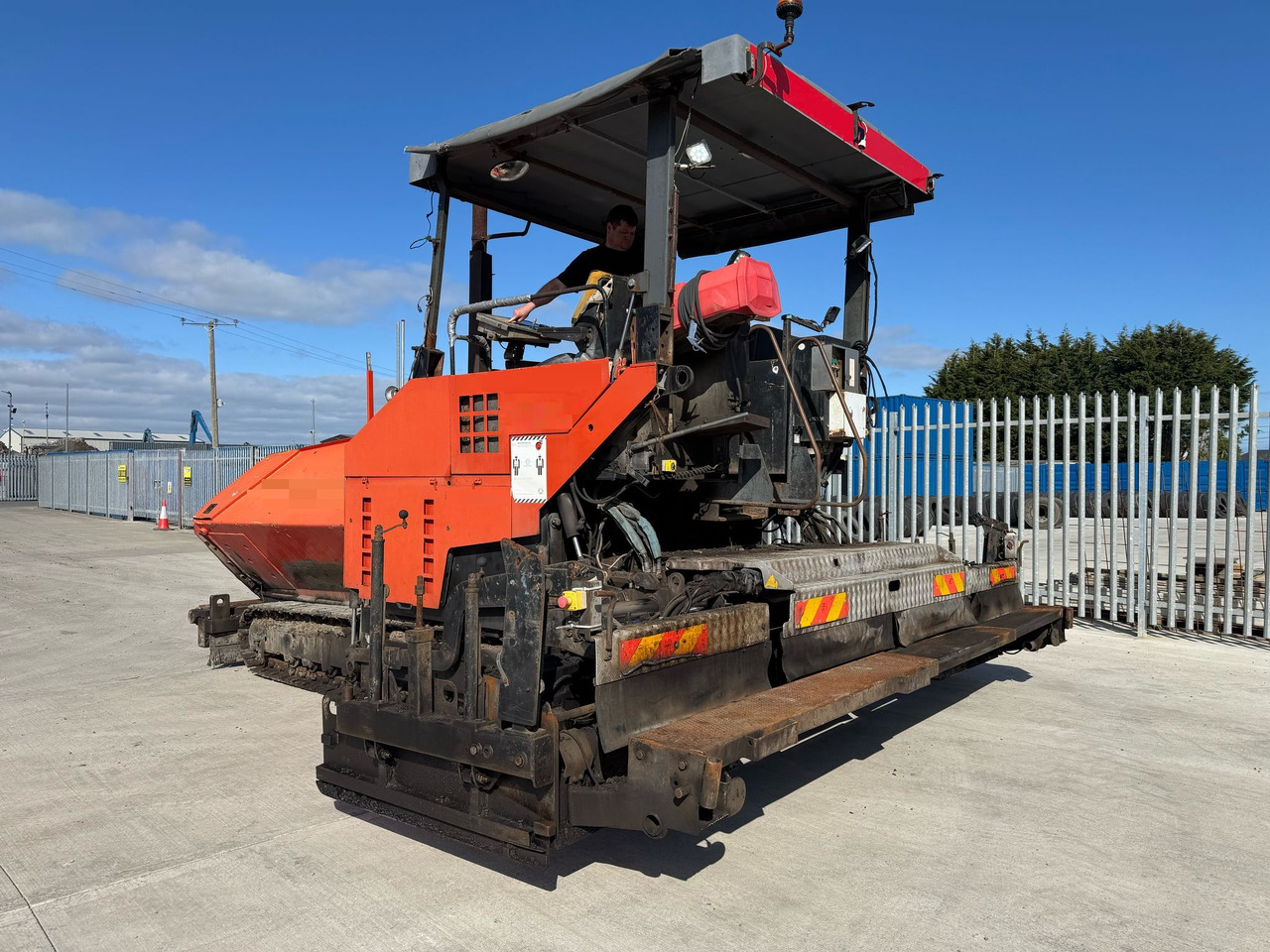 ABG TITAN 326 - Paver aspal: gambar 2 ABG TITAN 326 - Paver aspal: gambar 2
