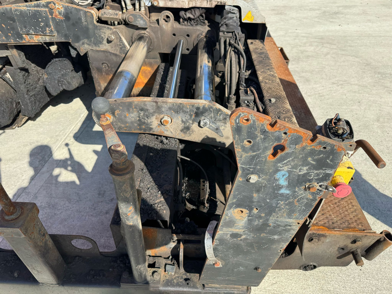 Paver aspal ABG TITAN 326: gambar 10