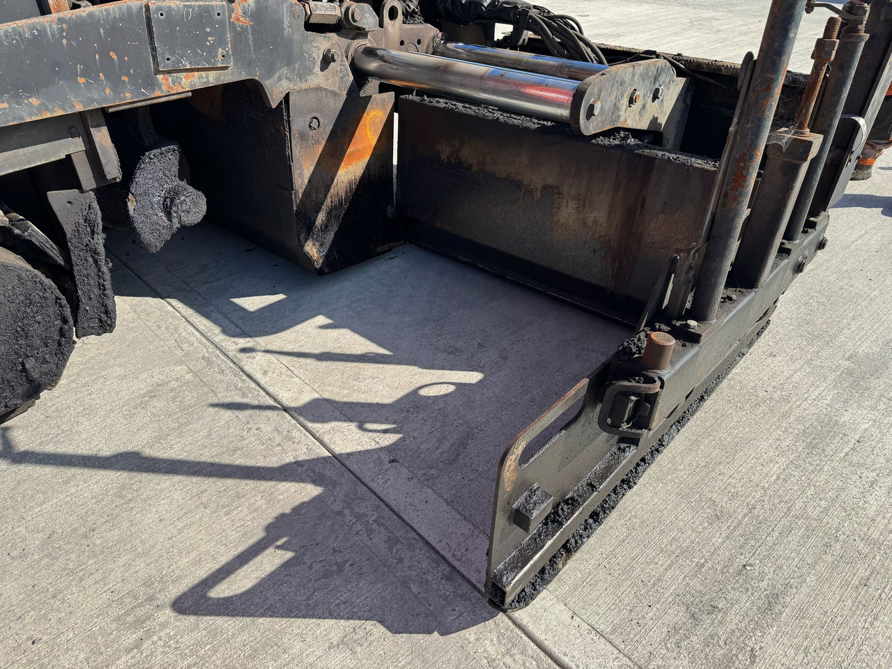 Paver aspal ABG TITAN 326: gambar 11