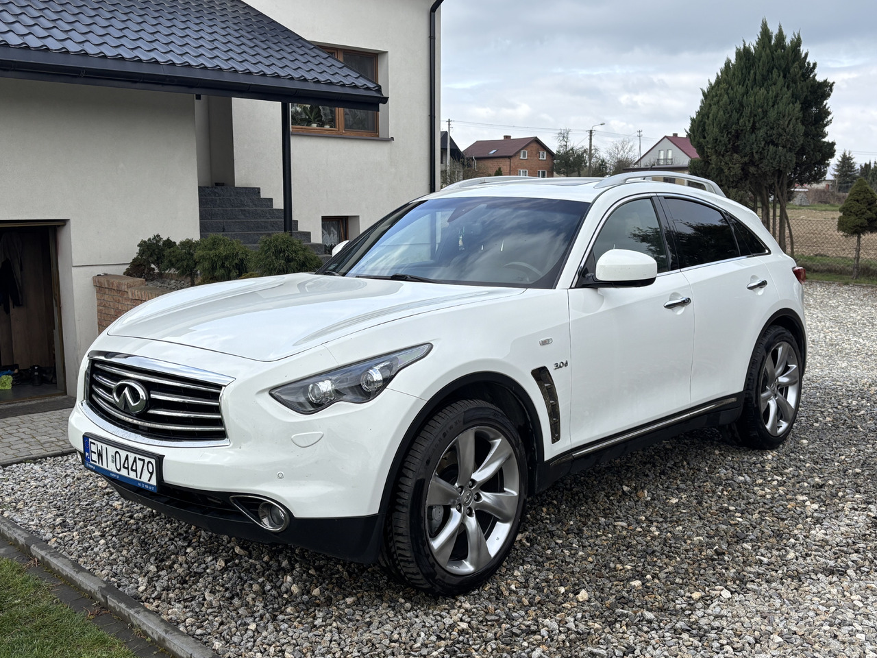 Infiniti QX70 FX30 Diesel V6 Euro6 - Mobil SUV: gambar 1 Infiniti QX70 FX30 Diesel V6 Euro6 - Mobil SUV: gambar 1
