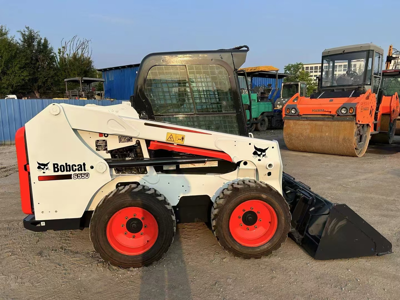 BOBCAT S550 - Skid steer: gambar 4 BOBCAT S550 - Skid steer: gambar 4