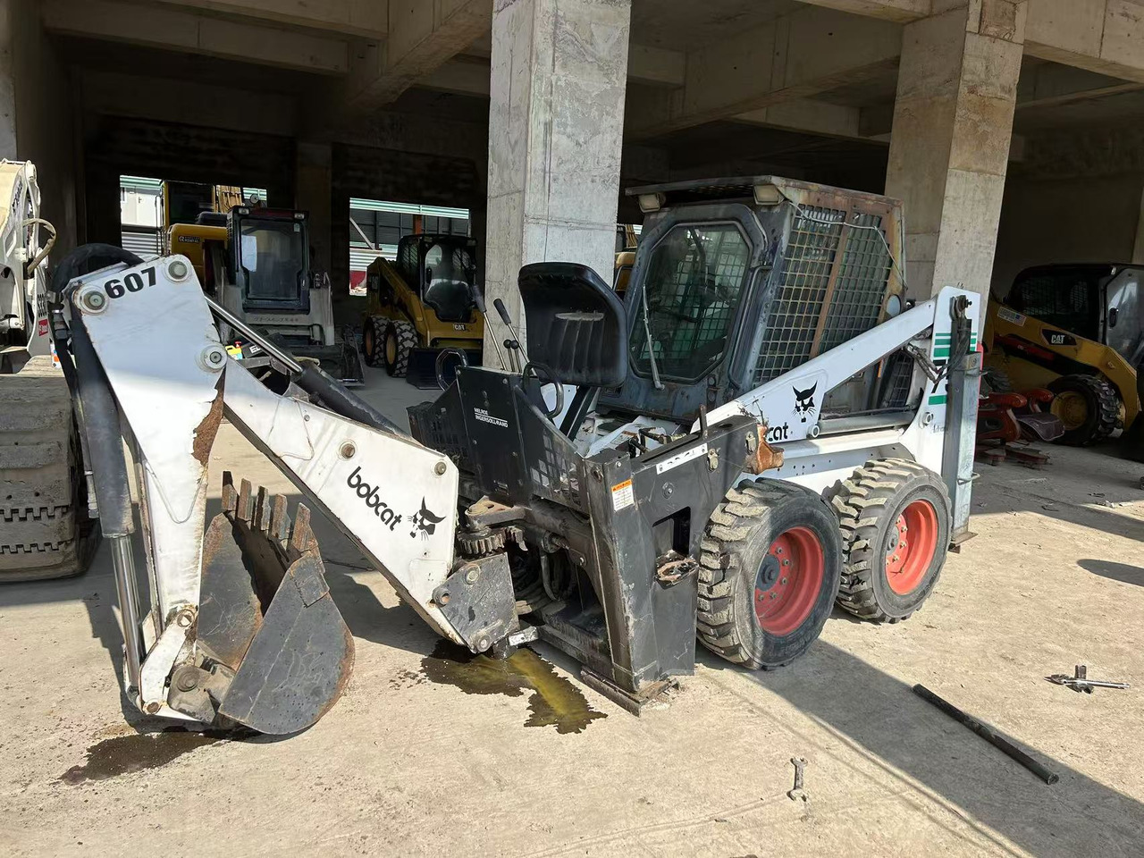 BOBCAT T753 - Skid steer: gambar 2 BOBCAT T753 - Skid steer: gambar 2